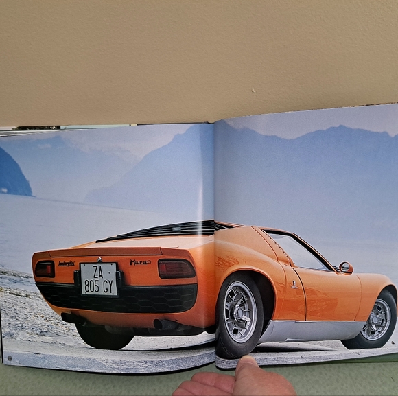 Classic Cars Celebrating the Legends Book - Picture 5 of 6